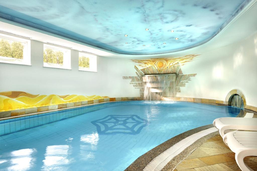 Hotel Ferienwelt Kristall Рауріс Екстер'єр фото